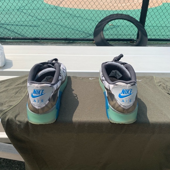 Nike Air Max 90 Ice Wolf Grey (Sz 9 in men) - Picture 8 of 12